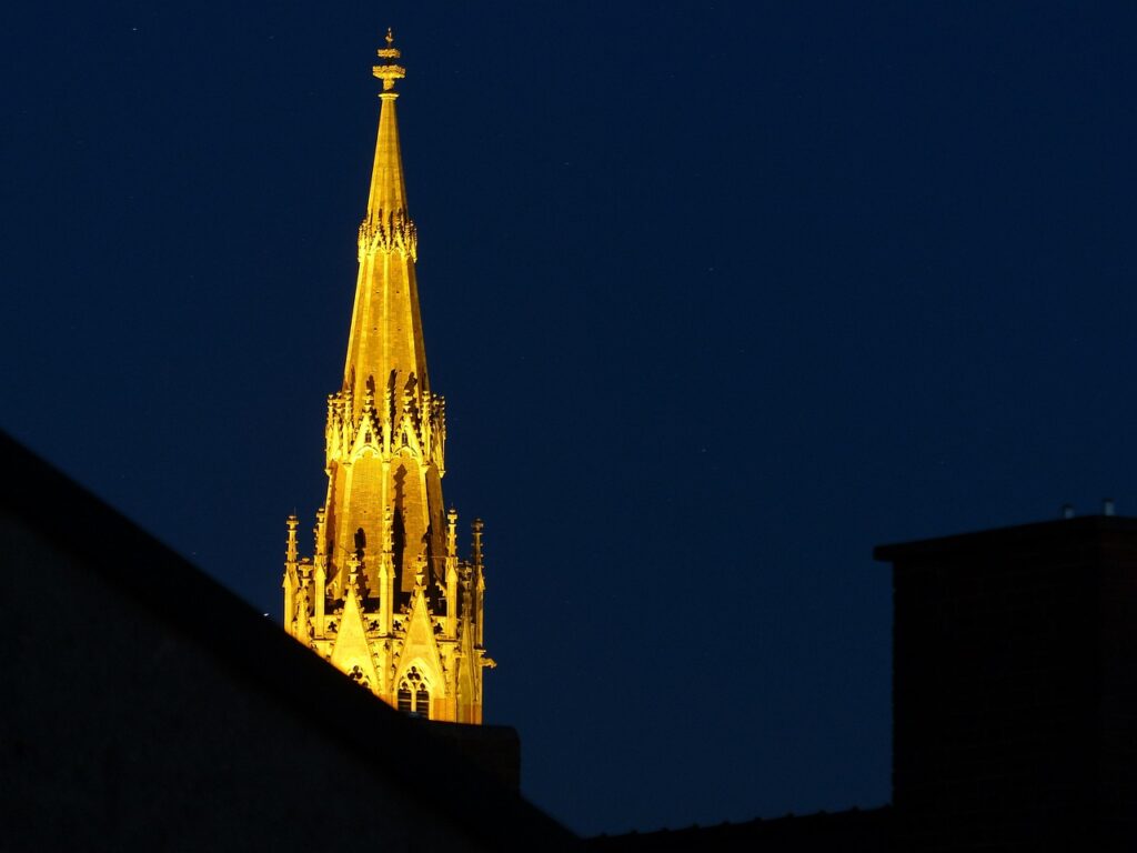 Heilig-Kreuz-Kirche in Giesing bei Nacht
