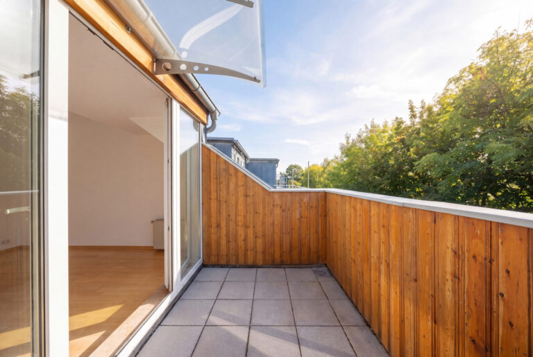 Terrasse mit grünem Ausblick