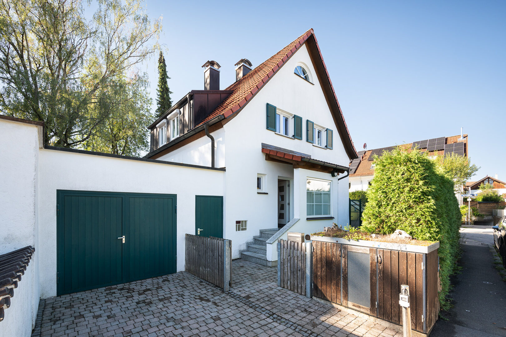 Einfamilienhaus mit Garage