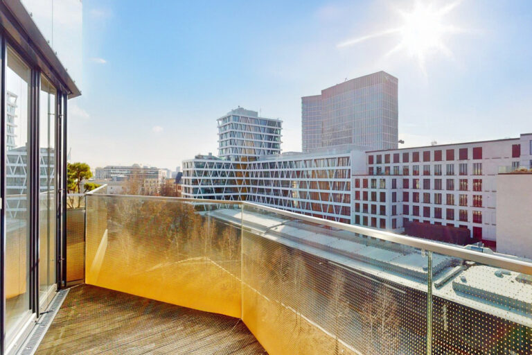 Sonniger Balkon