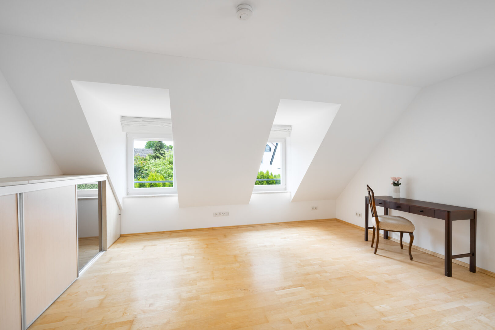 Helles Kinderzimmer