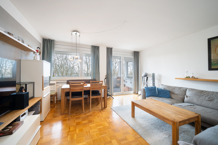 Attraktive 3-Zimmer-Etagenwohnung mit großem Balkon und schönem Weitblick nahe dem Ostpark, 81735 München, Etagenwohnung